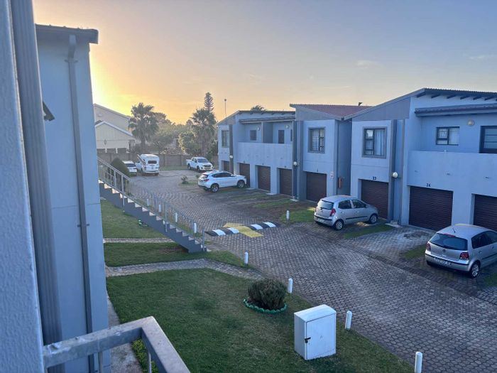 2-Bedroom Apartment To Rent in Sherwood with secure complex and kids play area.