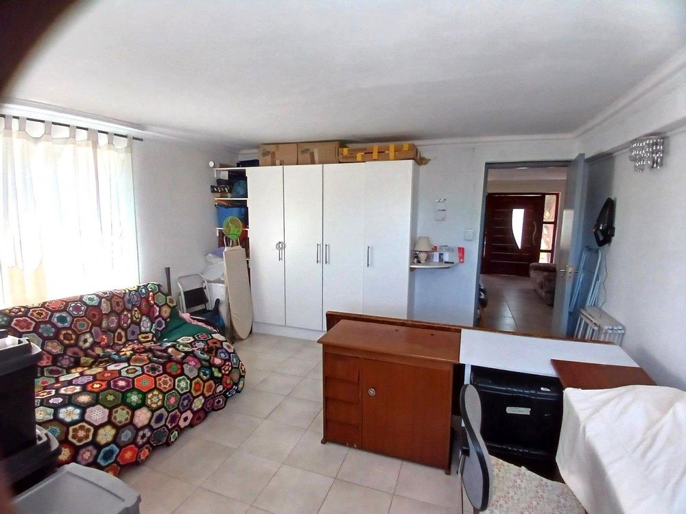 Ground Floor: Same HUGE 3rd Bedroom - now in the opposite direction.