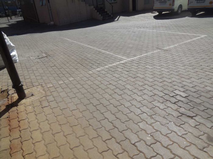 East Lynne properties to rent