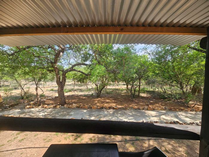 Cottage to rent in Ndlovumzi Nature Reserve with pool access and utilities included.