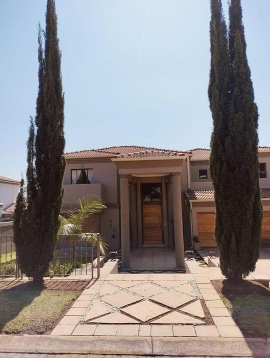 Cluster Home To Rent in Krugersdorp West: 4 Bedrooms, Pet-Friendly, Private Garden.