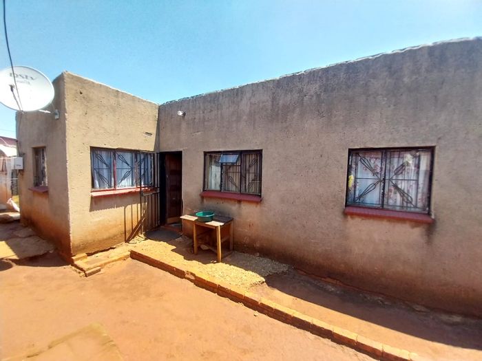 Property #2217139, House for sale in Winnie Mandela