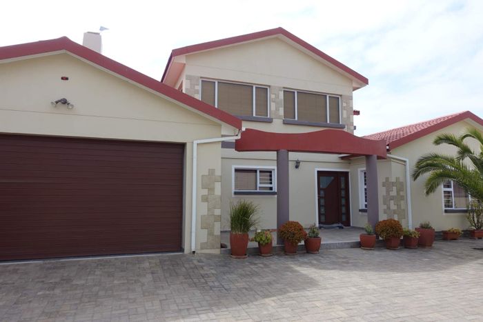 Property #2074222, House pending sale in Hage Heights