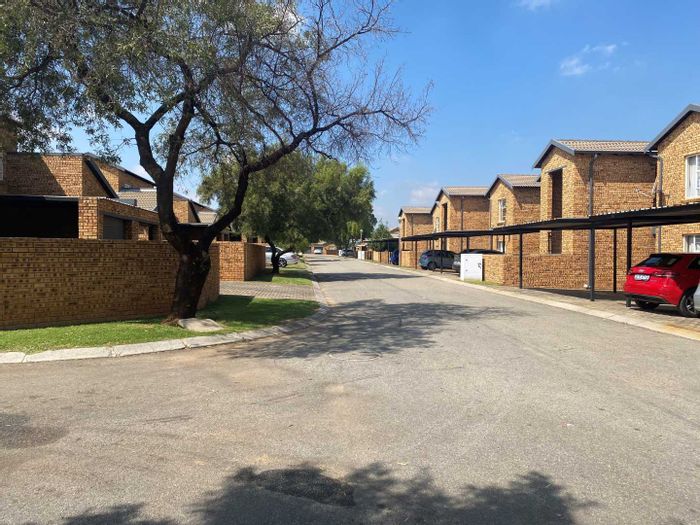 Property #2189276, Apartment rental monthly in Honeypark