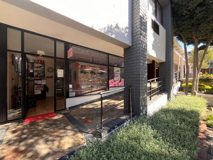 Mixed Use Retail Unit To Rent in Tyger Valley, high foot traffic location.