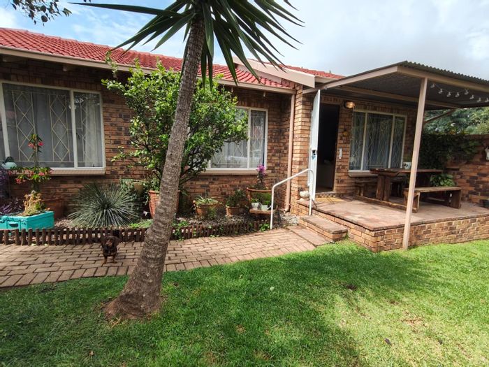 Property #2431634, Townhouse For Sale in Krugersdorp Central