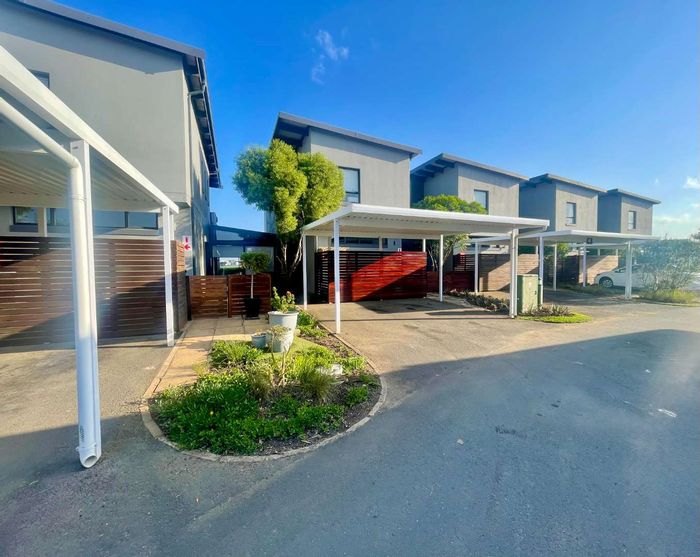 For Sale: 2-Bedroom Cluster in Palm Lakes Estates with outdoor braai and inverter system.