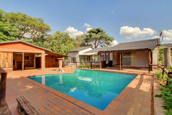 Property #2433521, House Rental Monthly in Bloubosrand