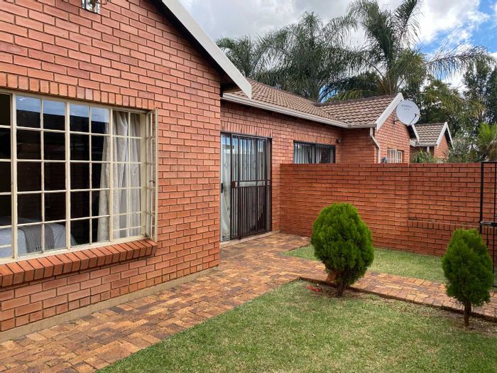 Property #2231600, Townhouse rental monthly in Kyalami Hills