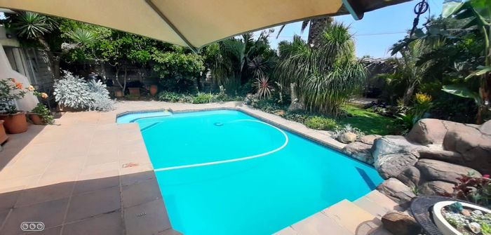 Solheim House For Sale: Solar-heated pool, spacious living, versatile rooms, large garden.