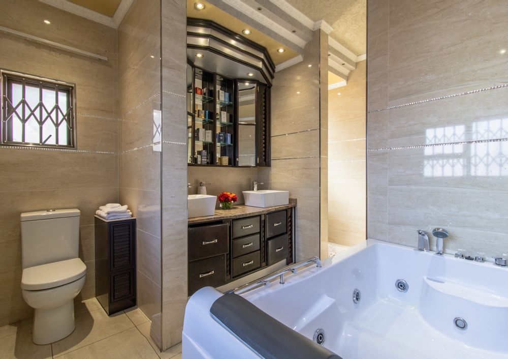 Master bathroom 