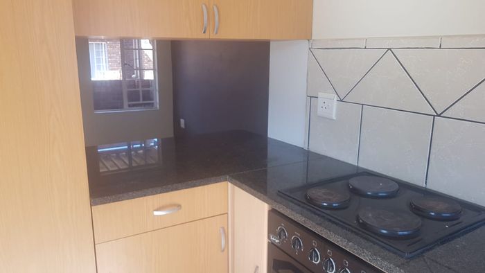 Property #2104840, Apartment rental monthly in Eldorette