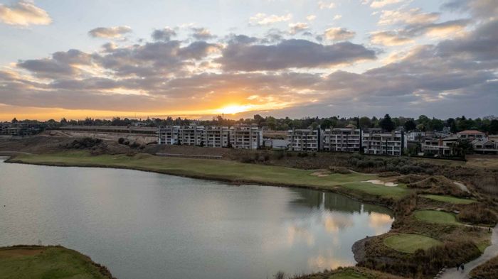 For Sale: Apartment in Ebotse Golf And Country Estate with 4 en-suite bedrooms.