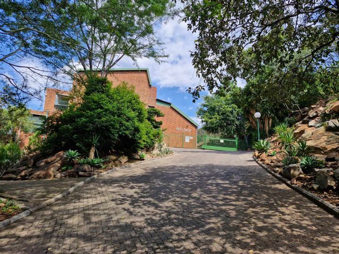 For Sale: 2.5 Bedroom Townhouse in Silverton Ext 15 with laundry and storage.