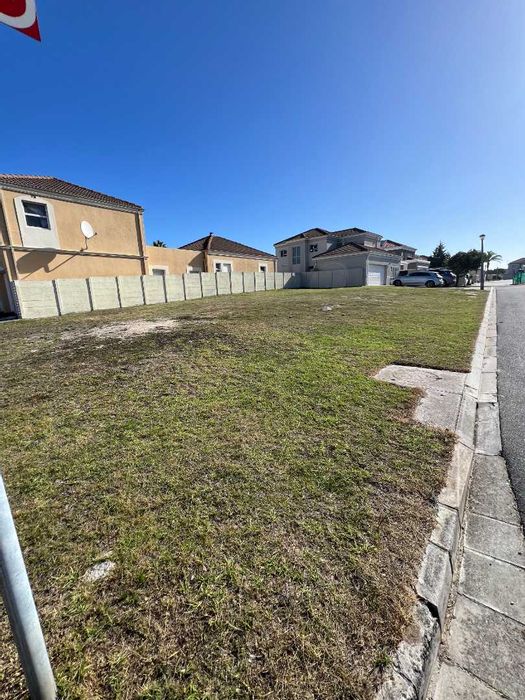Property #2250334, Vacant Land Residential for sale in Milnerton Central