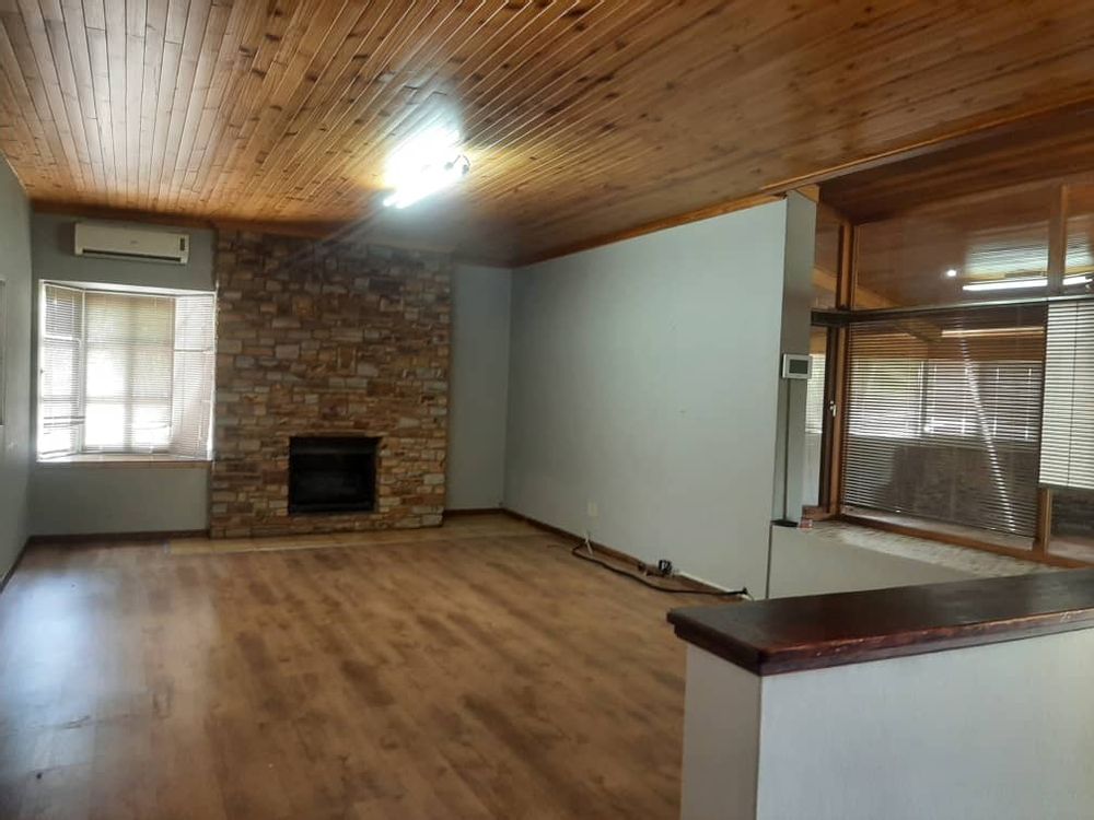 Luxurious 4Bedroom House For Sale, Klein Windhoek Must See! 2160055 MyProperty Namibia