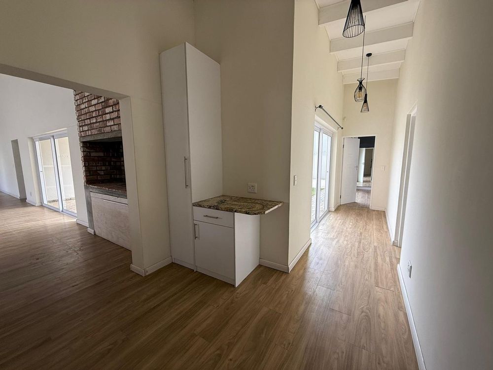 corrider to Scullery and bedrooms