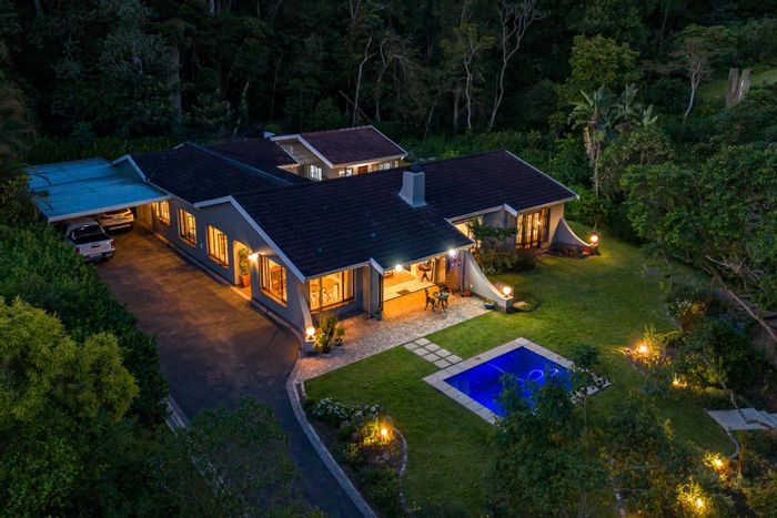 Kloof Central House For Sale: Pool, cottage, gourmet kitchen, spacious garden.