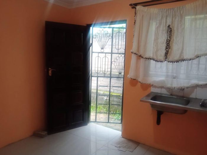 2-bedroom house in Umlazi W to rent, close to amenities and transport.