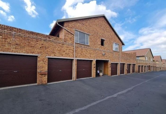 Terenure Townhouse For Sale: 3 beds, 2 baths, double garage, near amenities.