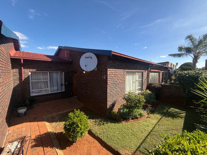 Property #2388373, Townhouse Rental Monthly in Hamberg