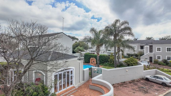 Kelland Apartment For Sale: 2 beds, balcony, pools, clubhouse, 24/7 security.