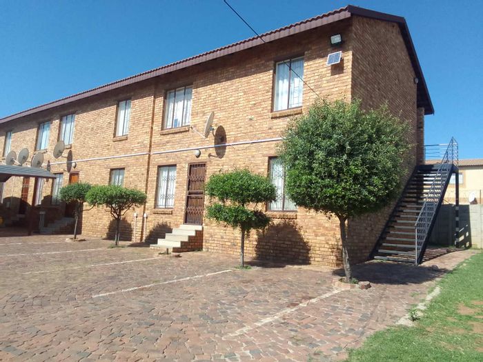 Property #2152521, Apartment for sale in Olievenhoutbosch