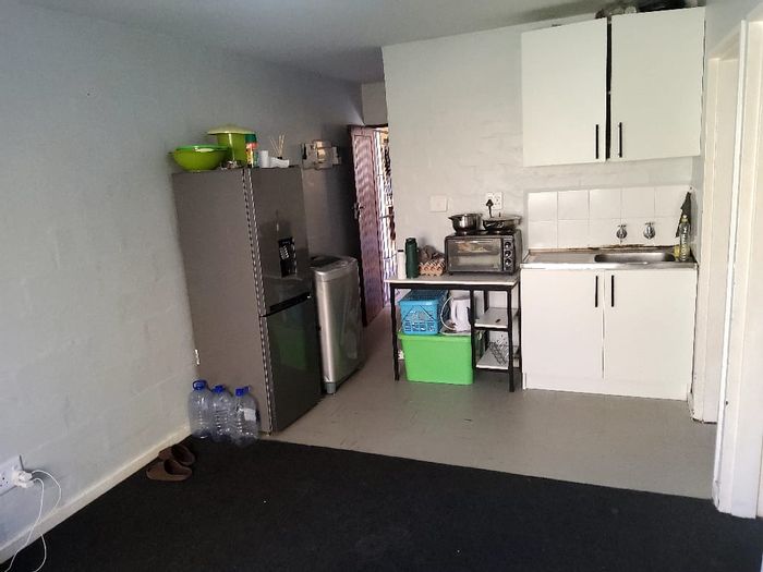 Amalinda Apartment For Sale: 2 Bedrooms, rental income, security, and playground access.