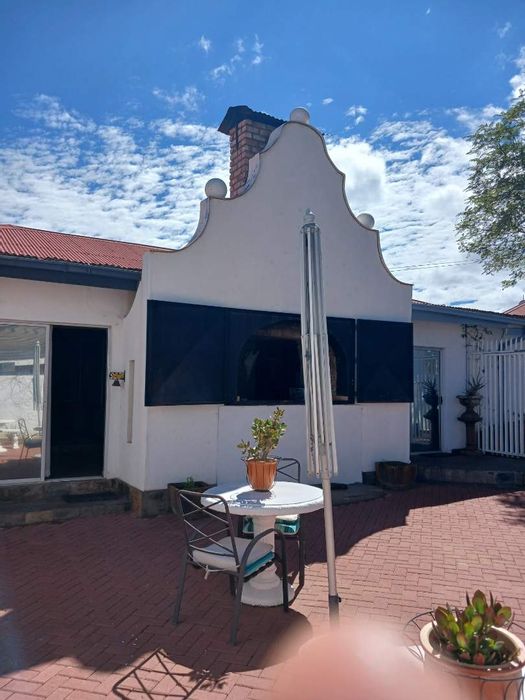 Property #2232568, Guest House for sale in Windhoek West