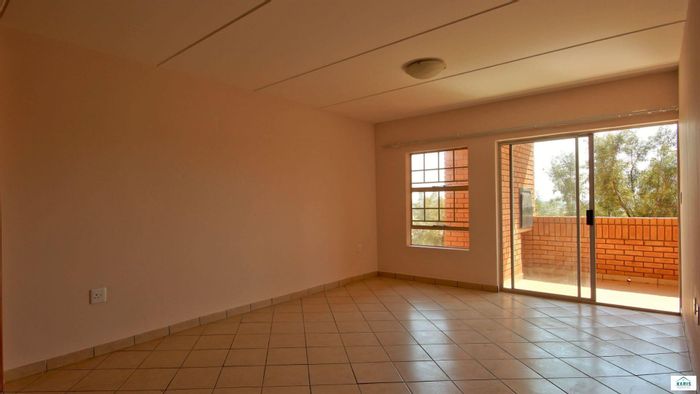 Hazeldean Apartment To Rent: 2 beds, 2 baths, balcony, pool, secure estate.