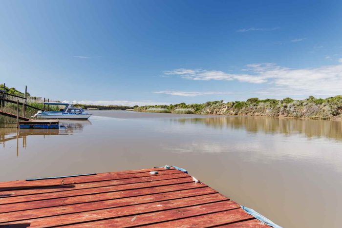 Colchester Central Guest House For Sale: 7 self-catering units, near Addo Elephant Park.