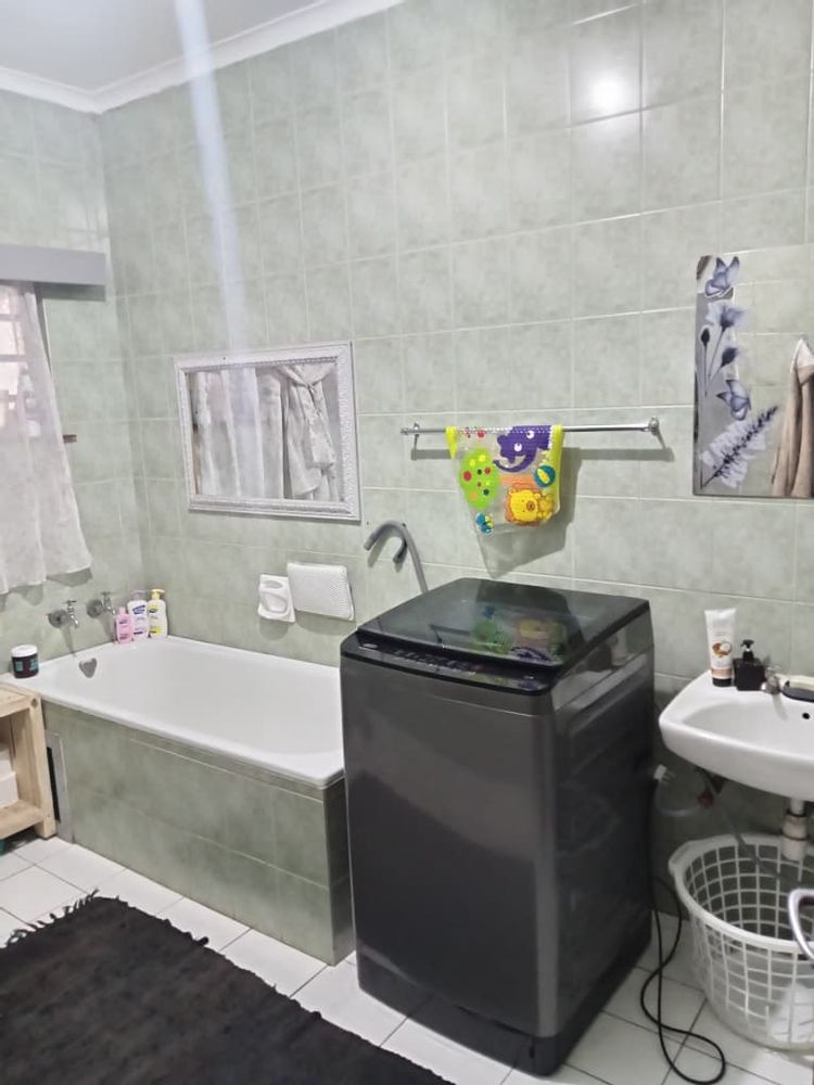 Flat Bathroom
