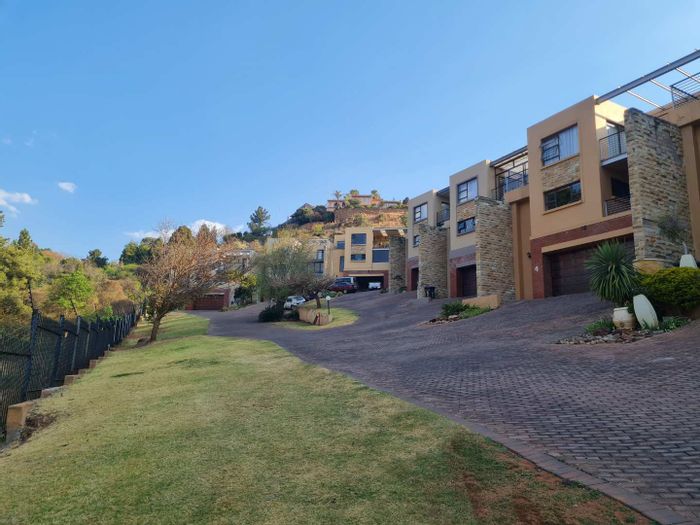Property #2201490, Cluster rental monthly in Roodekrans