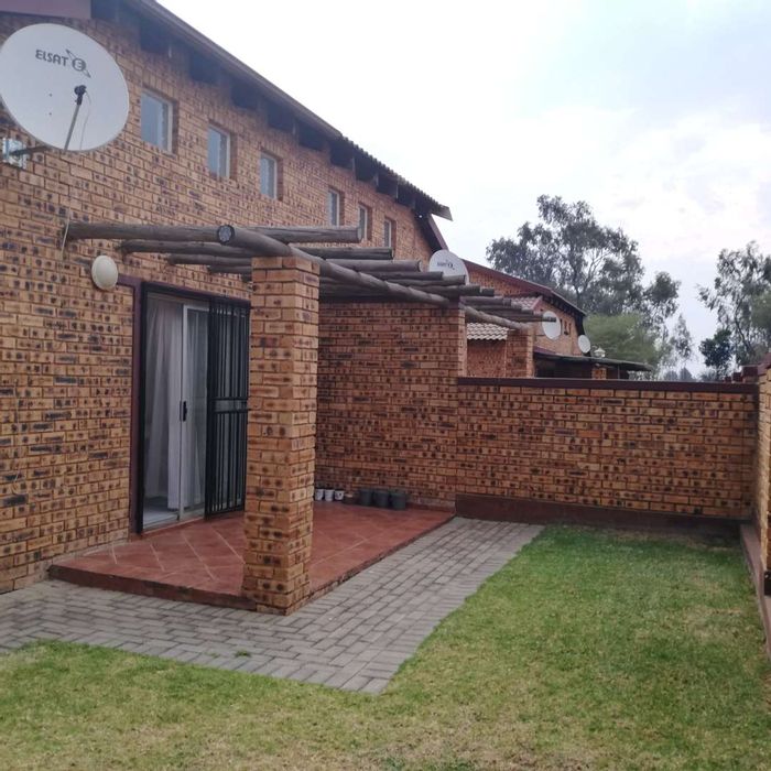 Property #2103798, Townhouse for sale in Honeypark