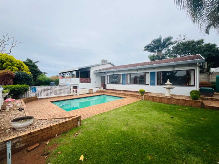 Glenashley House To Rent: 3 Bedrooms, Pool, Office, Bar, Double Garage.