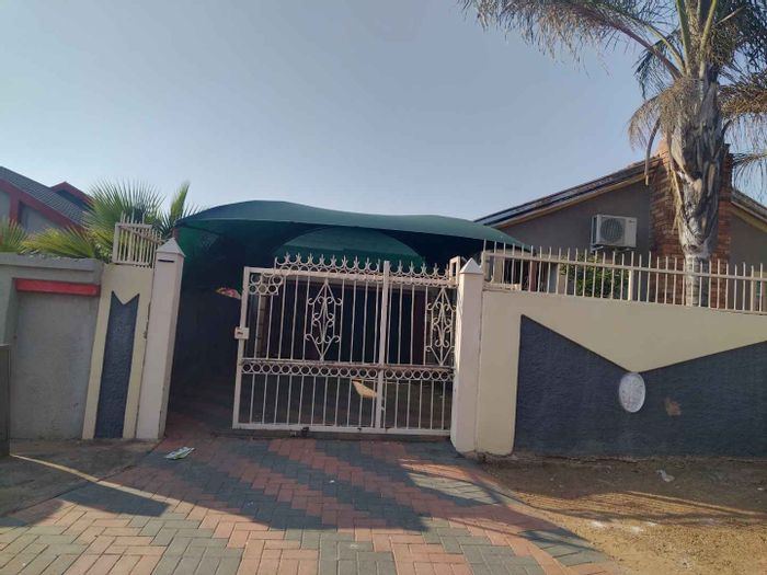 Property #2159365, House rental monthly in Mabopane
