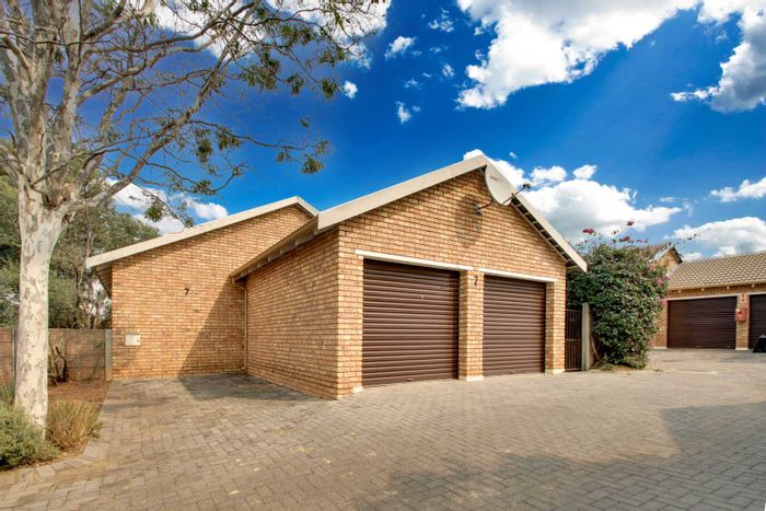 Property #2416080, Townhouse Rental Monthly in Wilgeheuwel