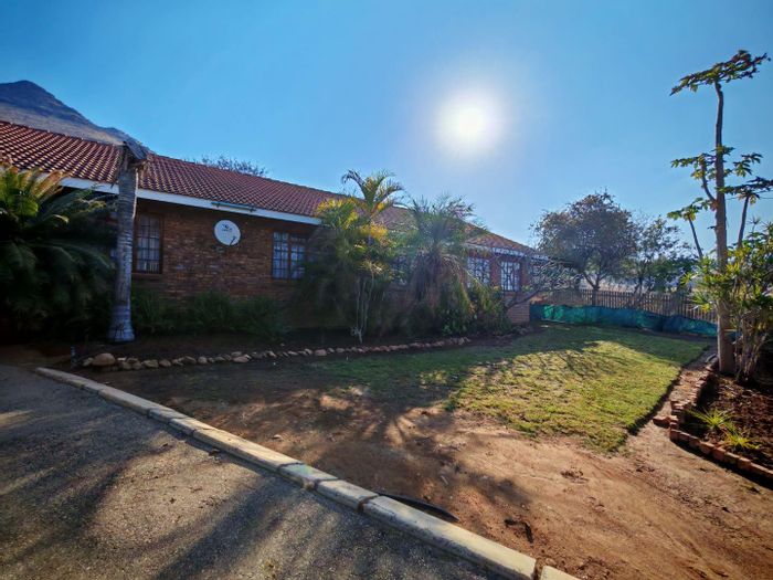 For Sale: House in Burgersfort Central, 3 beds, large yard, renovation potential.