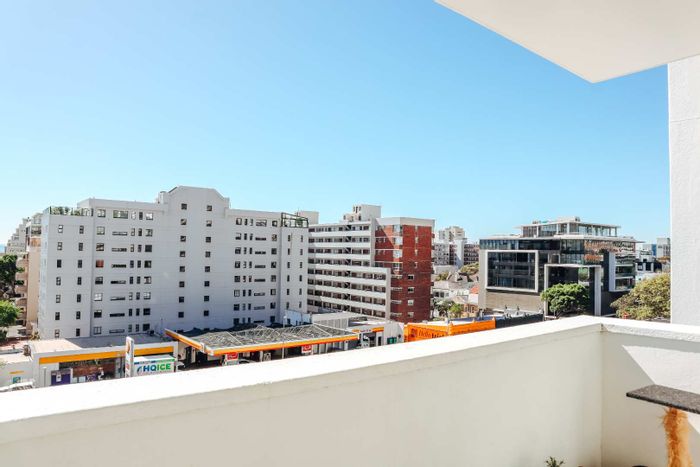 Sea Point Apartment For Sale: 1 Bed, 1.5 Bath, Pet-Friendly, Secure Parking.