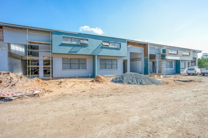 Industrial mini-factory to rent in Glen Anil with 24/7 security and roller access.