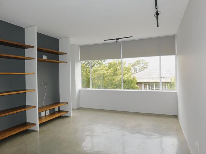 Hurlpark Apartment For Sale: 1 Bed, secure parking, close to amenities.