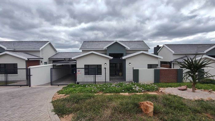 Property #2402376, Townhouse For Sale in Hartenbos Heuwels