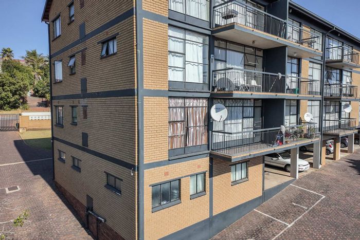 Kloofendal Apartment For Sale: 35 units, communal gardens, secure parking, rental income potential.