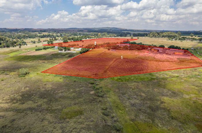 For Sale: Versatile 5ha farm in Drumblade AH with home, cottage, and equestrian facilities.