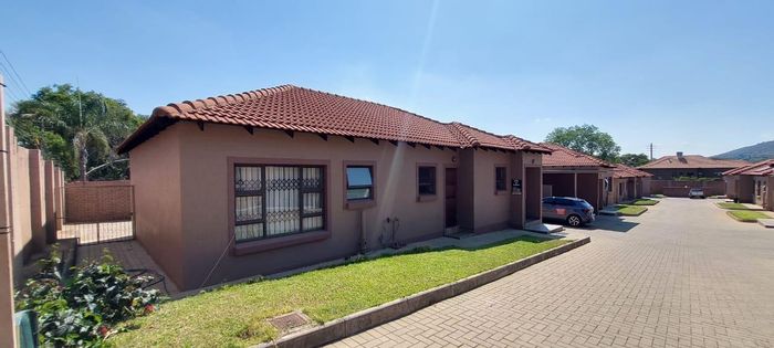 3-Bedroom Townhouse For Sale in Pretoria North with secure complex and double garage.