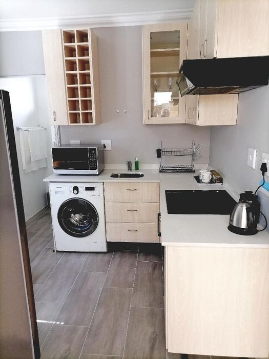 Heldervue Apartment To Rent: 1 Bed, Wi-Fi, Pool, Parking, Private Entrance.