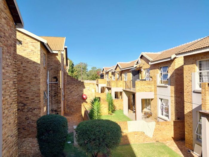 Honeydew apartments and townhouses (10 properties)