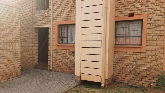Property #2093095, Apartment for sale in Vaalpark
