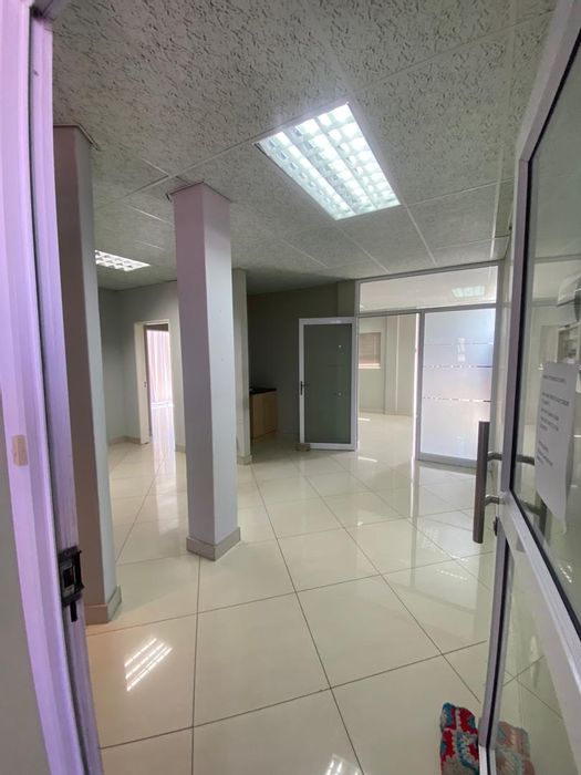 Property #2216518, Office rental monthly in Eros