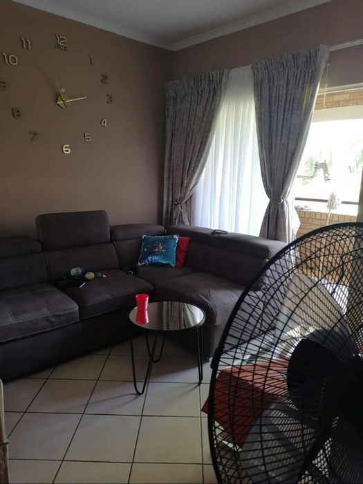 Apartment To Rent in Pretoria East: 2 Bedrooms, Garage, Secure Complex, Close to Amenities.